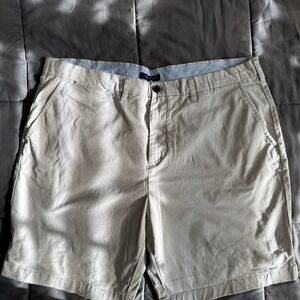 Tommy Hilfiger Men's Beige Flat Front Shorts